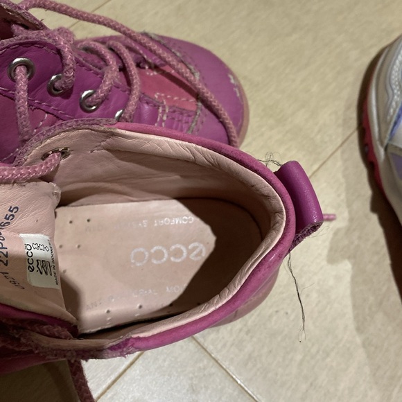 Ecco baby walking shoes - Picture 2 of 3
